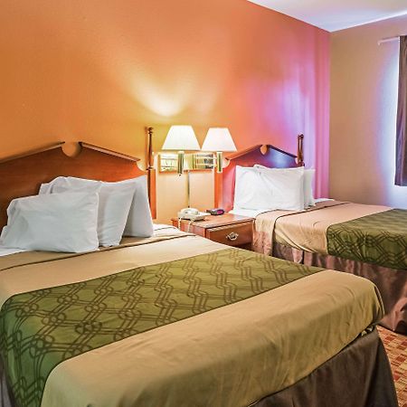 Econo Lodge Inn & Suites Ripley Екстер'єр фото