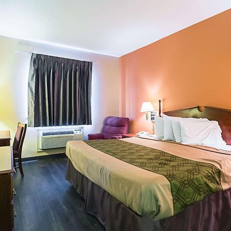 Econo Lodge Inn & Suites Ripley Екстер'єр фото