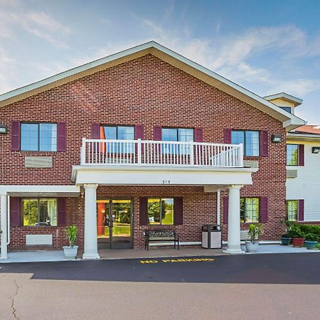 Econo Lodge Inn & Suites Ripley Екстер'єр фото