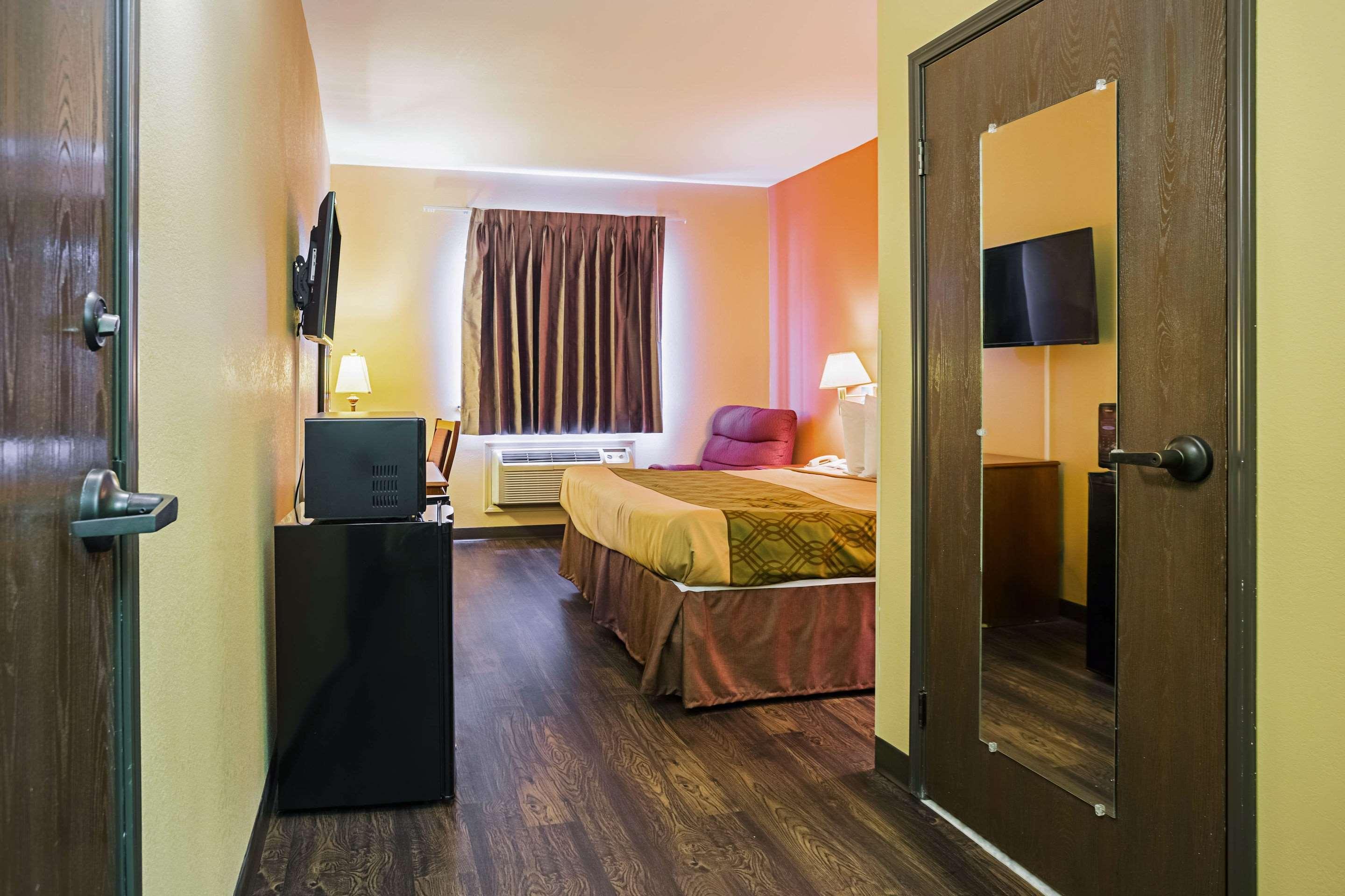 Econo Lodge Inn & Suites Ripley Екстер'єр фото
