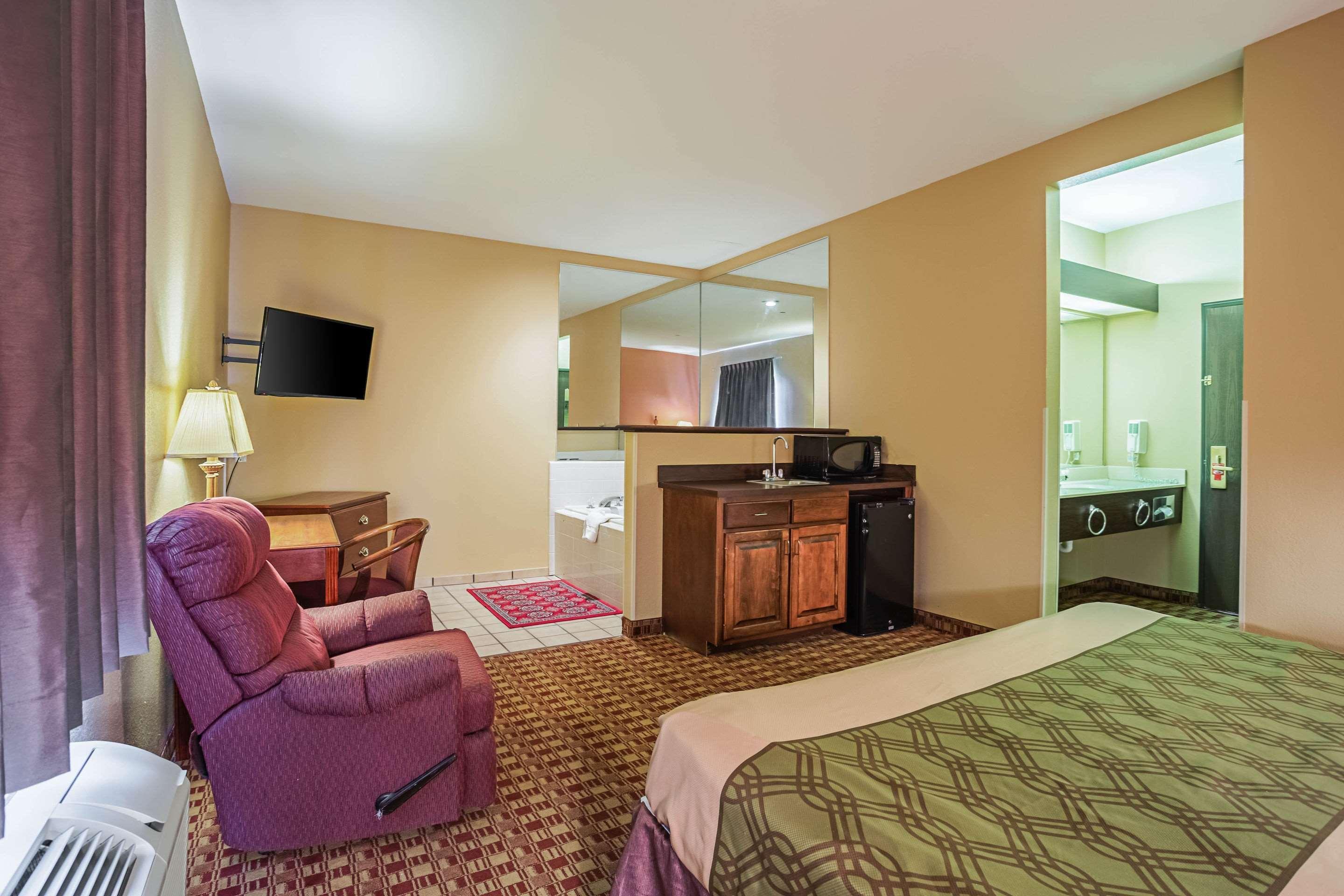 Econo Lodge Inn & Suites Ripley Екстер'єр фото