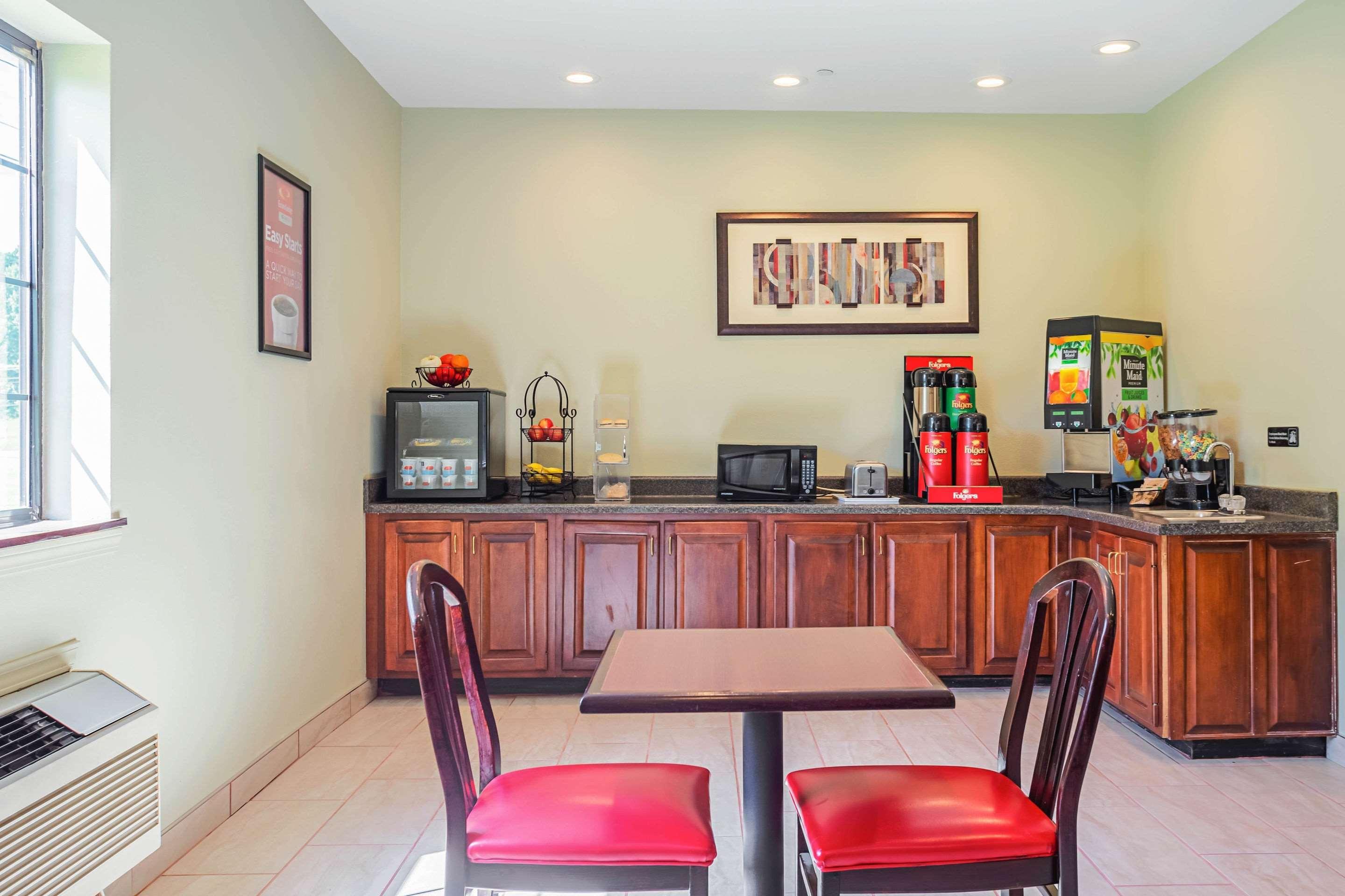 Econo Lodge Inn & Suites Ripley Екстер'єр фото