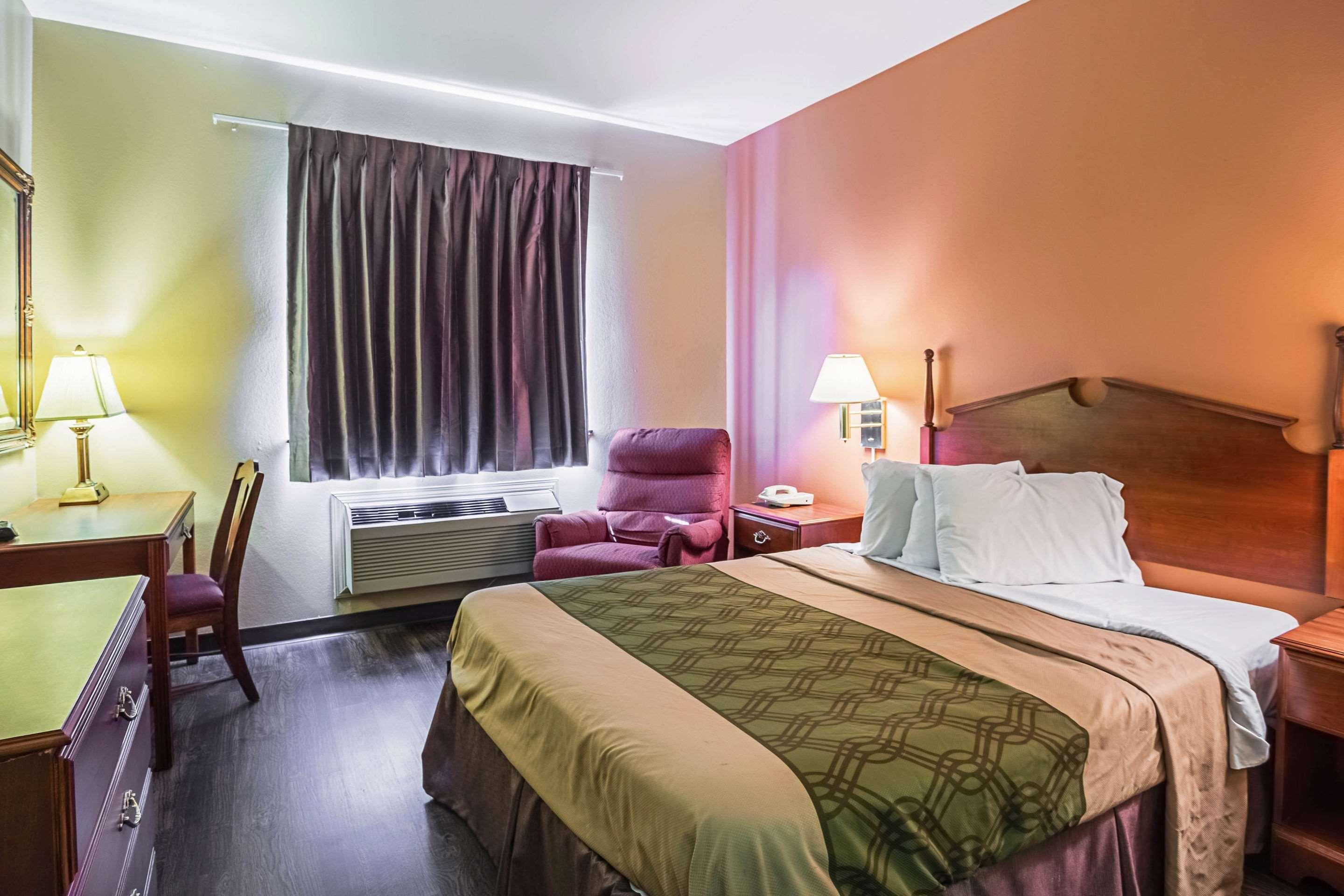 Econo Lodge Inn & Suites Ripley Екстер'єр фото