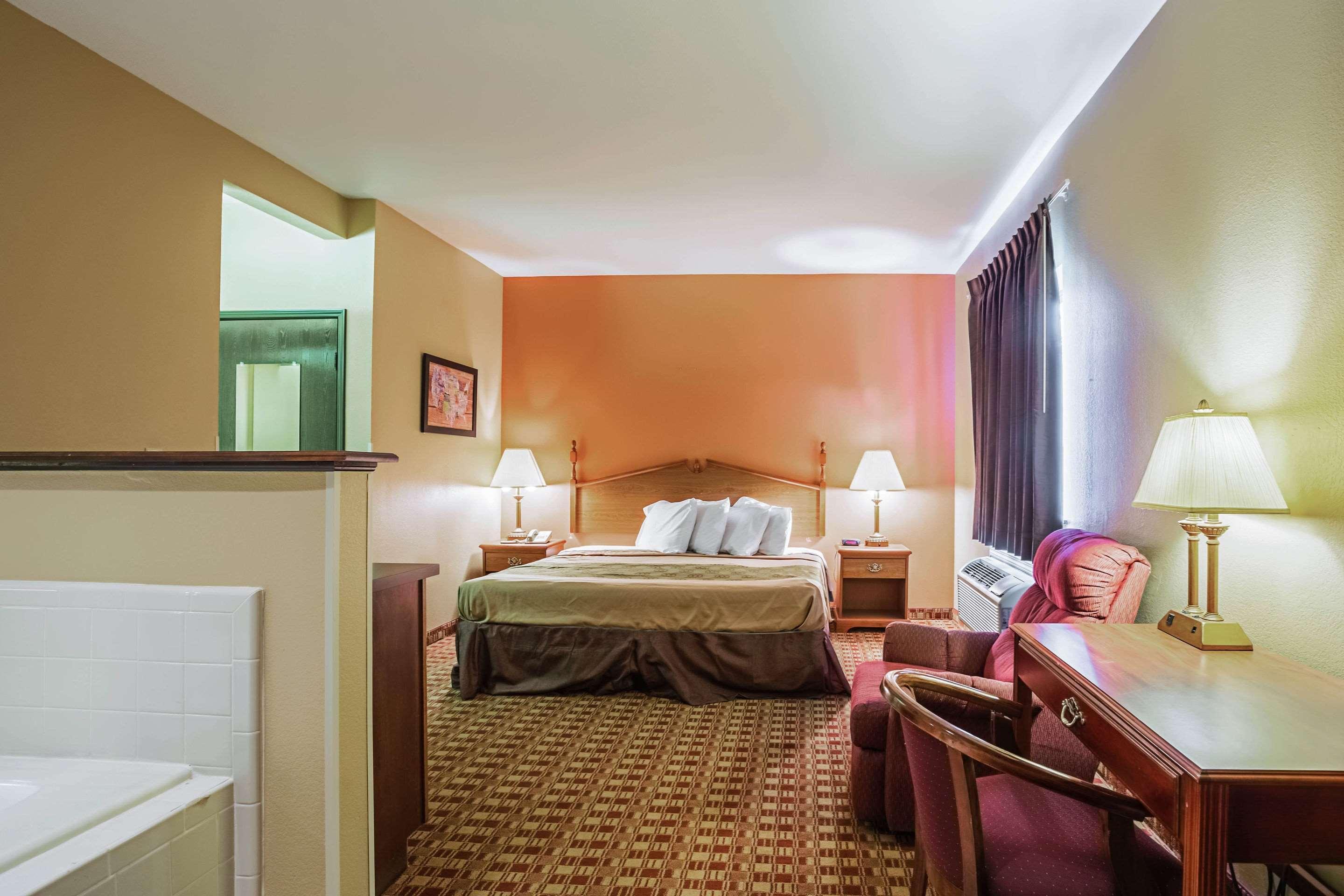 Econo Lodge Inn & Suites Ripley Екстер'єр фото