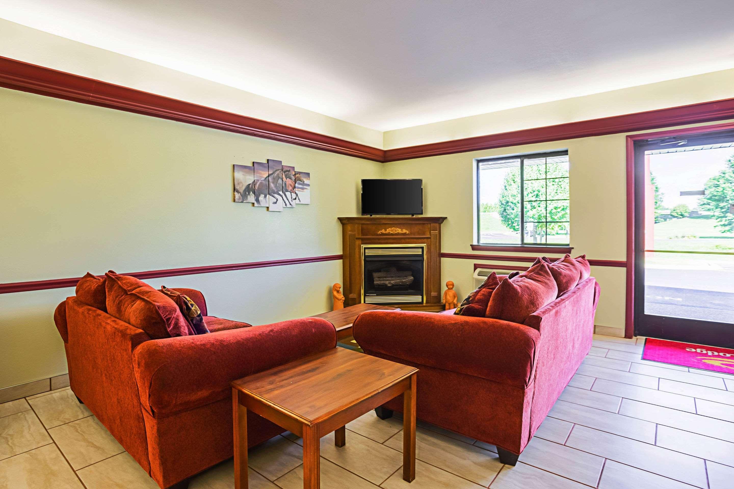 Econo Lodge Inn & Suites Ripley Екстер'єр фото