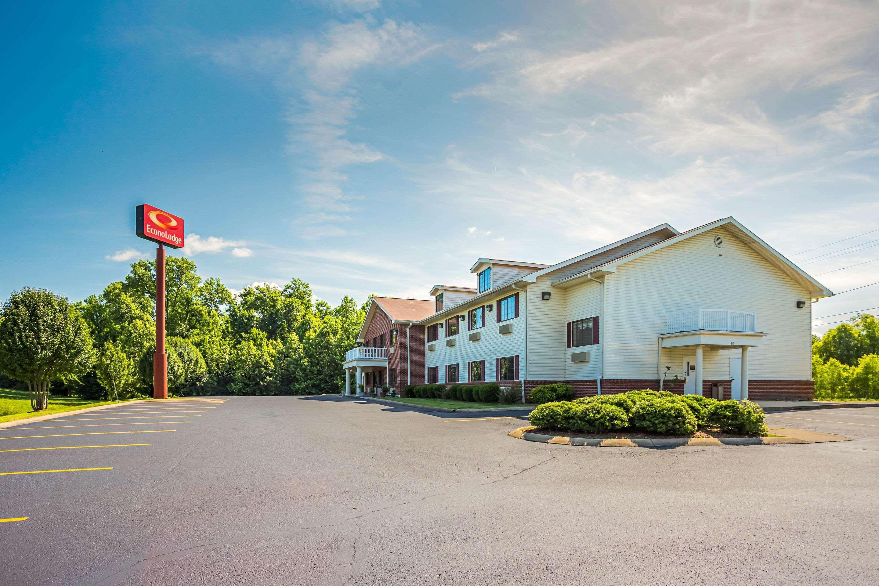 Econo Lodge Inn & Suites Ripley Екстер'єр фото
