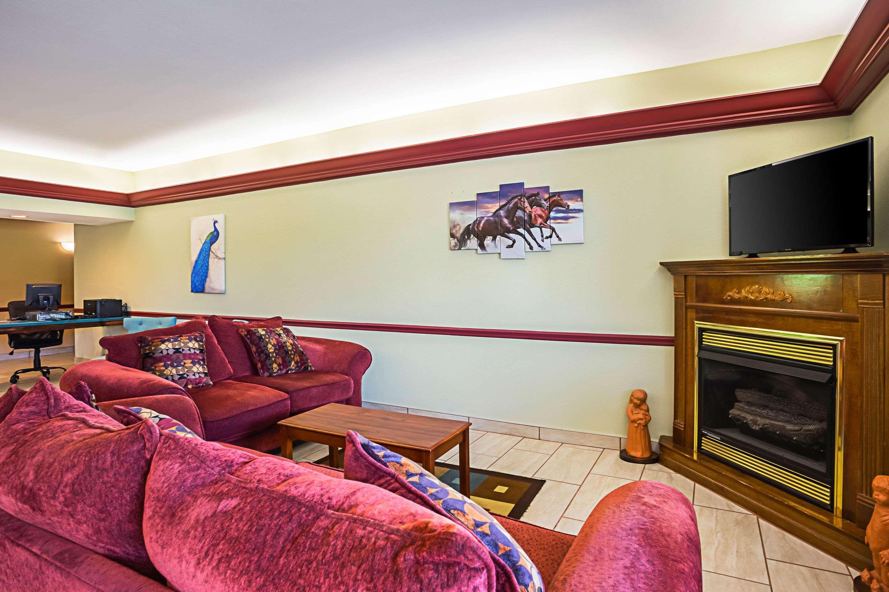 Econo Lodge Inn & Suites Ripley Екстер'єр фото