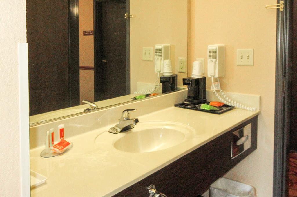 Econo Lodge Inn & Suites Ripley Номер фото