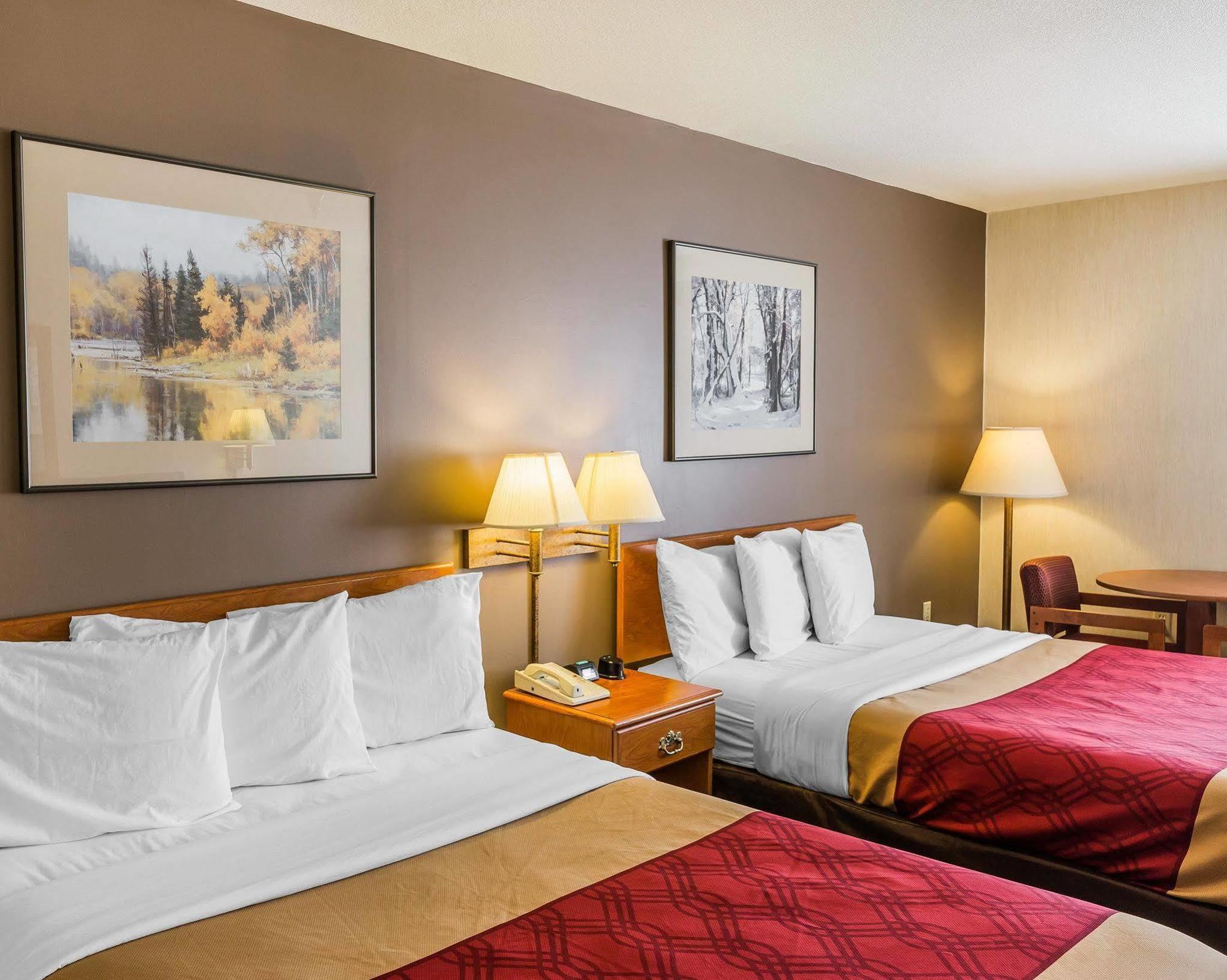 Econo Lodge Inn & Suites Ripley Екстер'єр фото