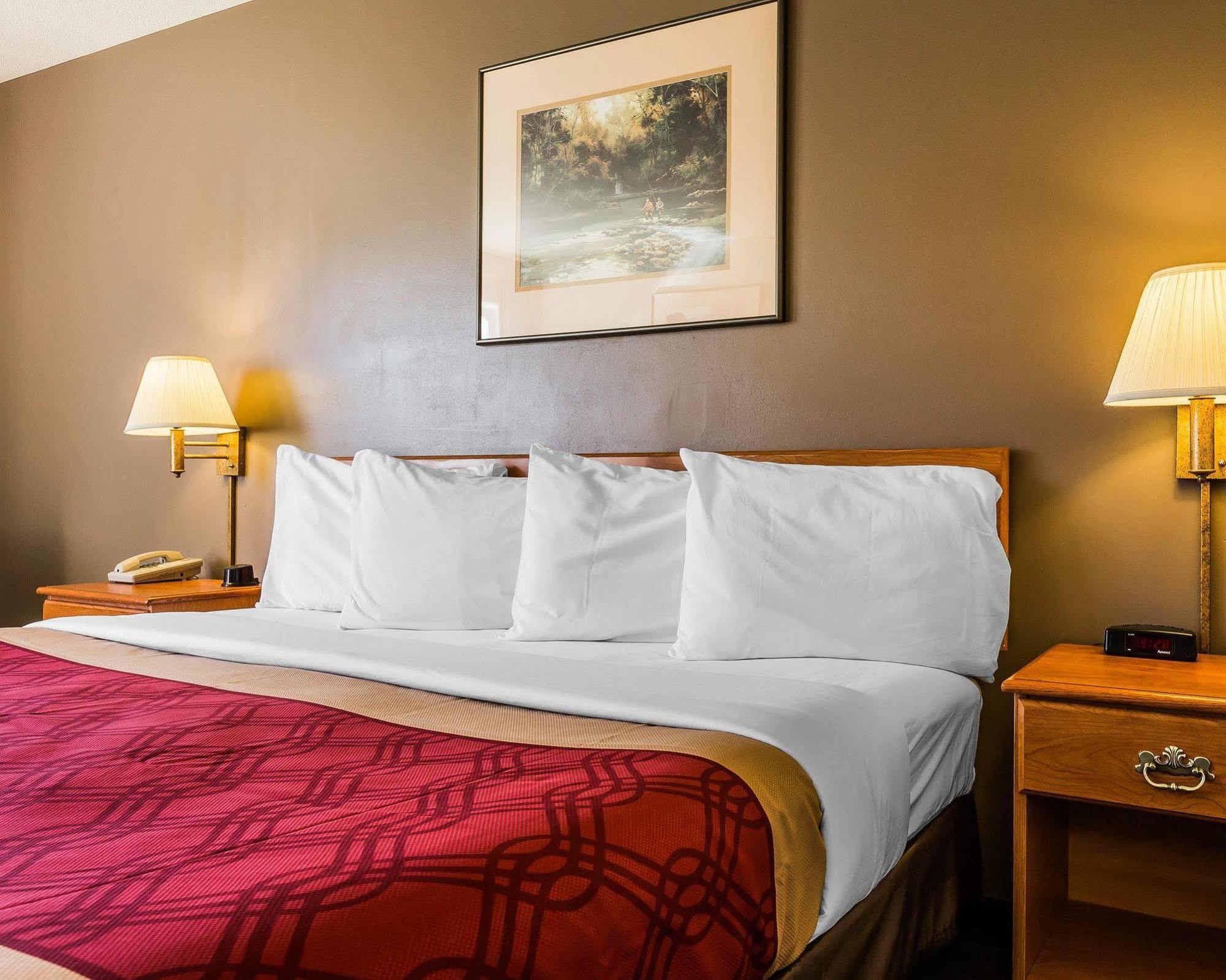 Econo Lodge Inn & Suites Ripley Екстер'єр фото