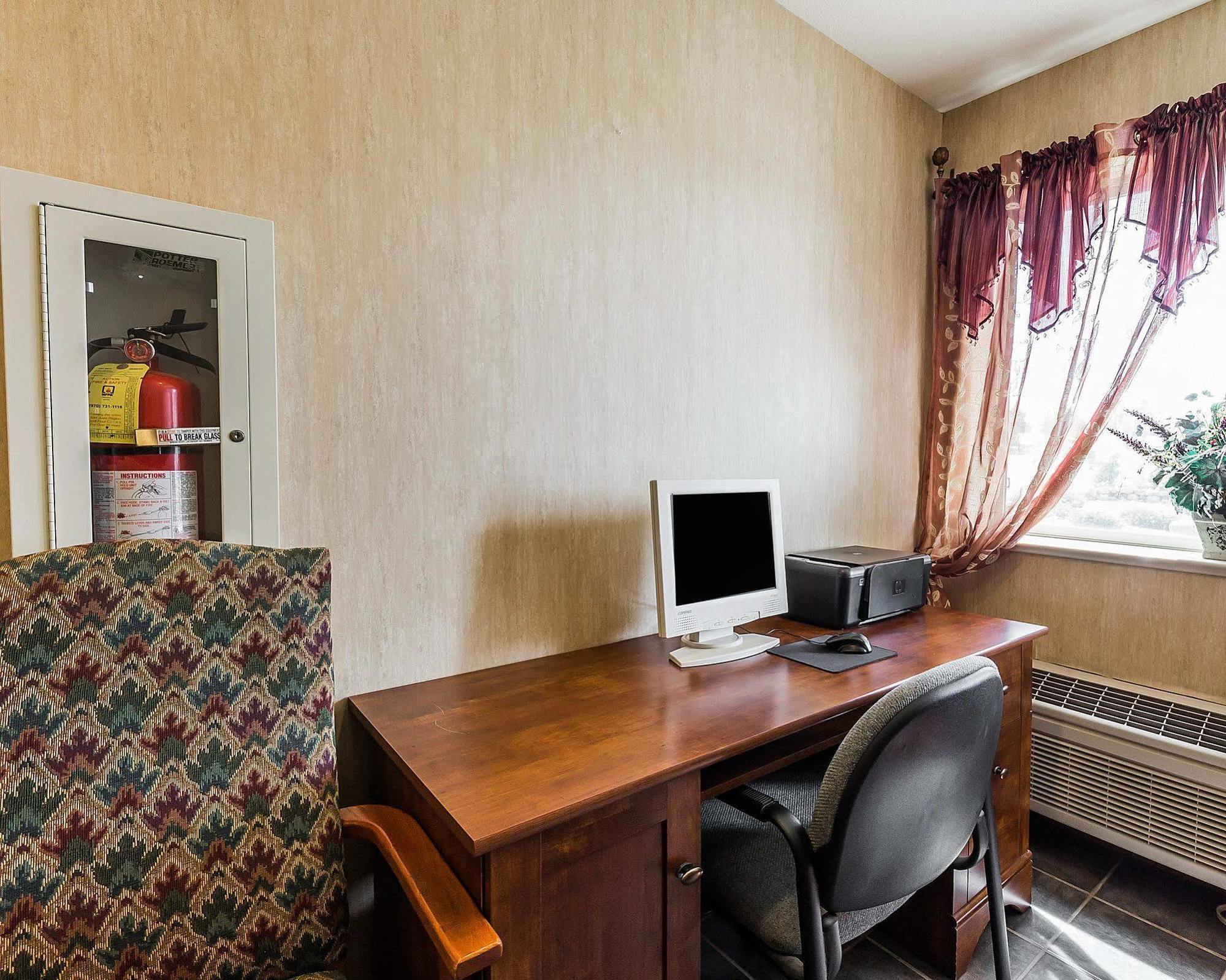 Econo Lodge Inn & Suites Ripley Екстер'єр фото