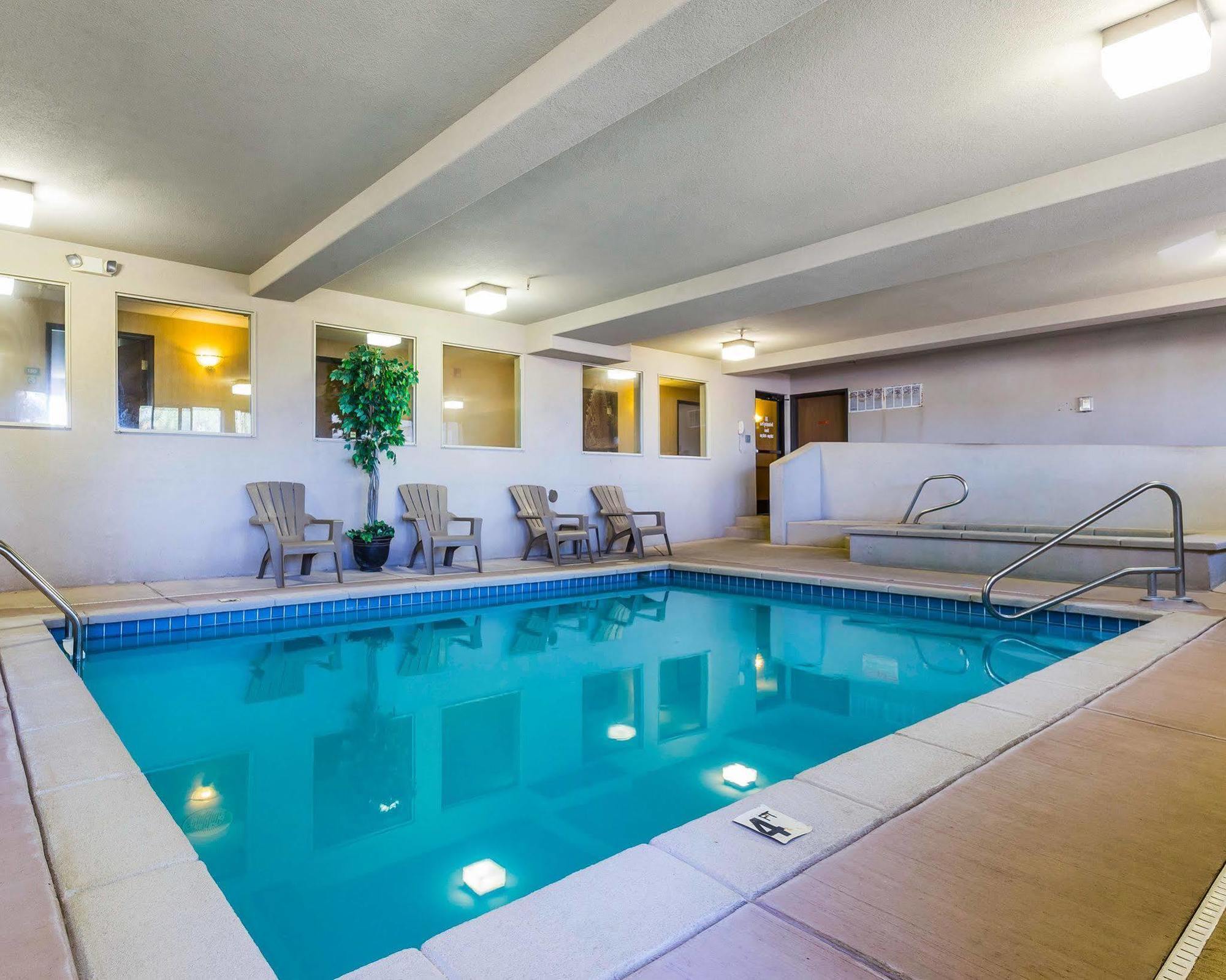 Econo Lodge Inn & Suites Ripley Екстер'єр фото