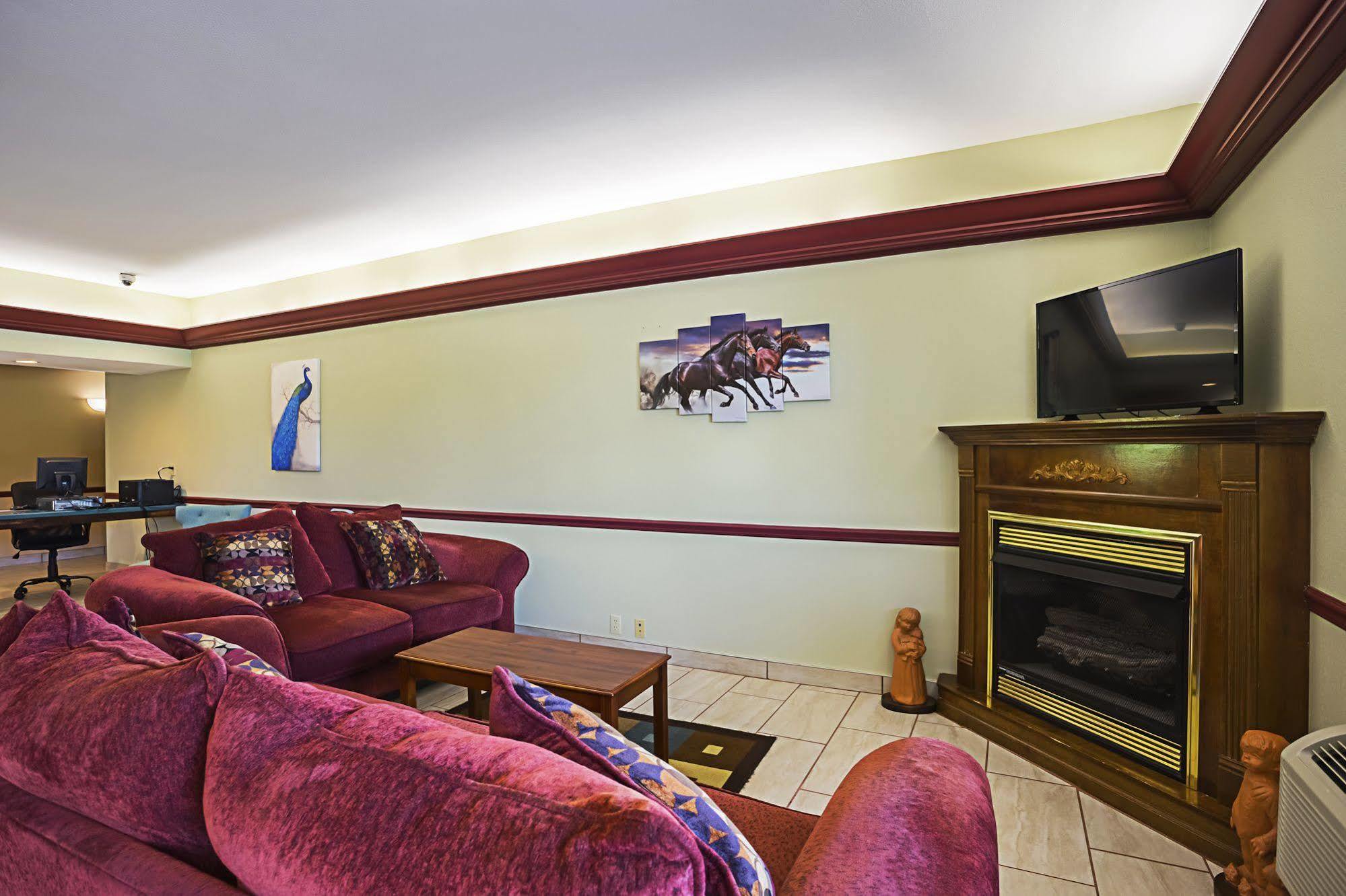 Econo Lodge Inn & Suites Ripley Екстер'єр фото