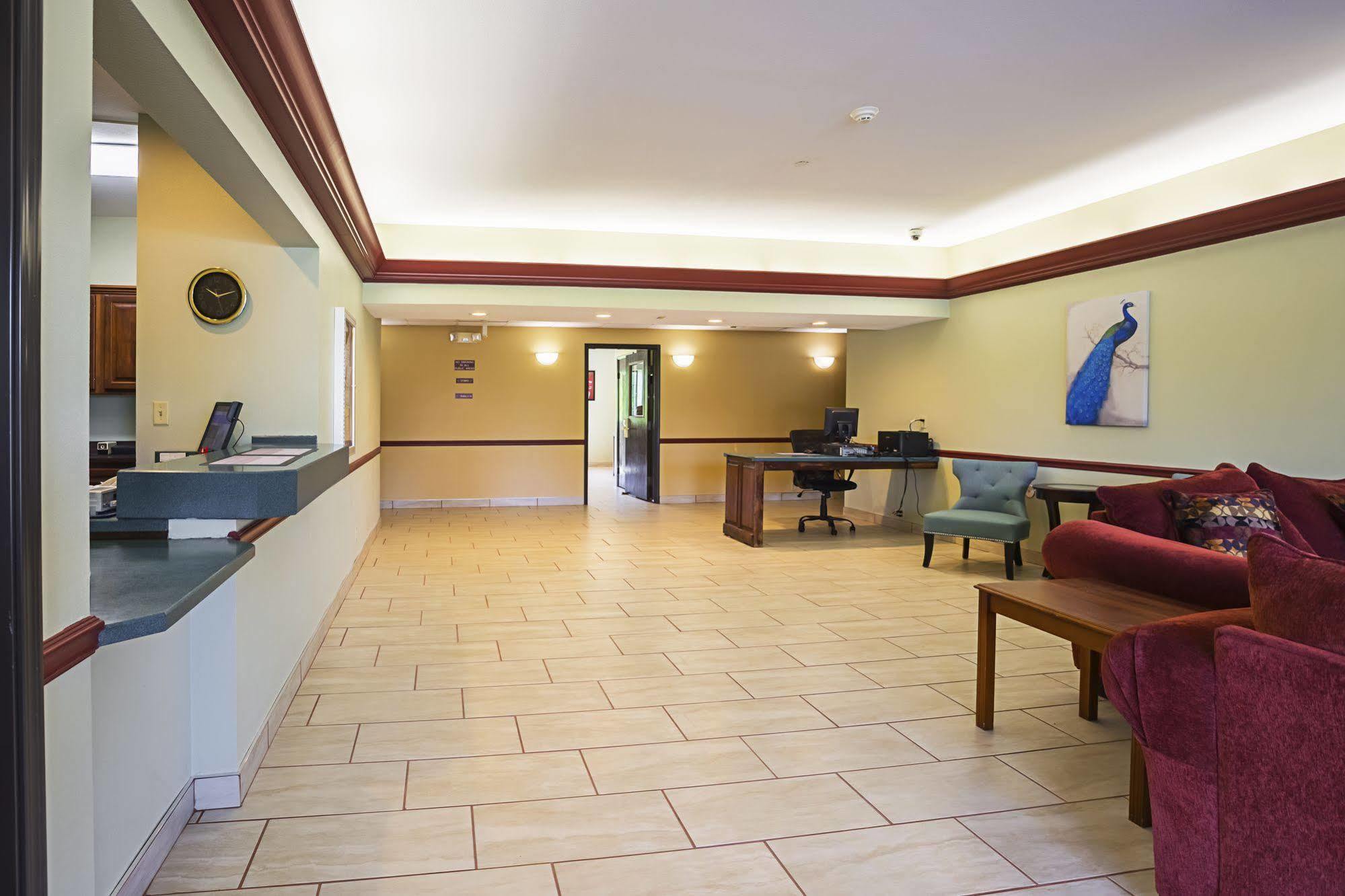Econo Lodge Inn & Suites Ripley Екстер'єр фото