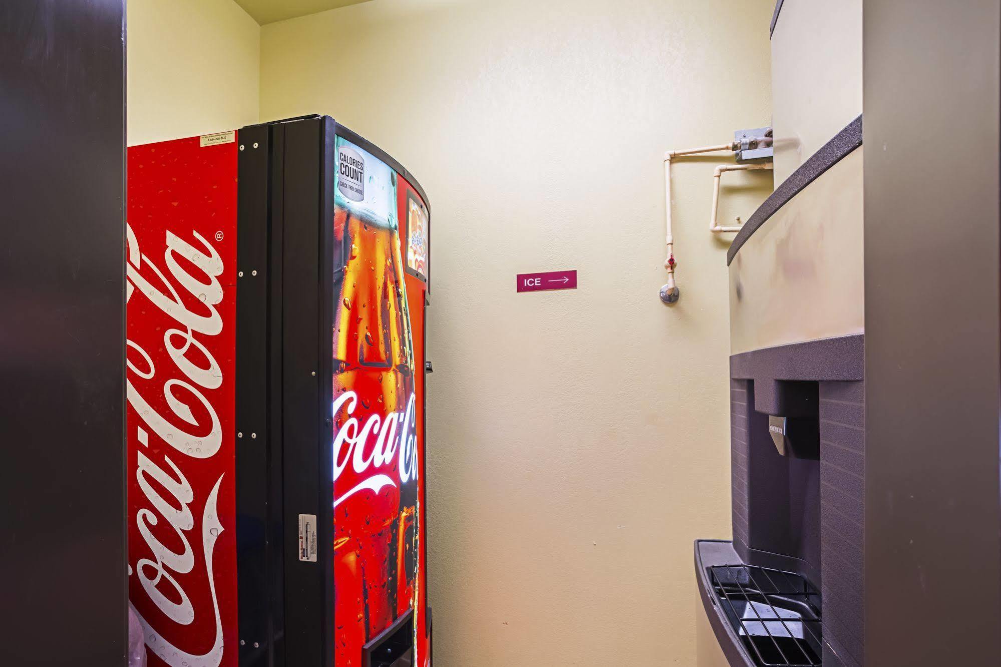 Econo Lodge Inn & Suites Ripley Екстер'єр фото